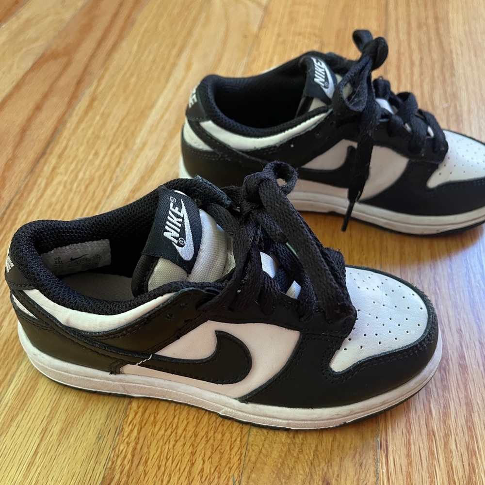 Nike Panda Dunks